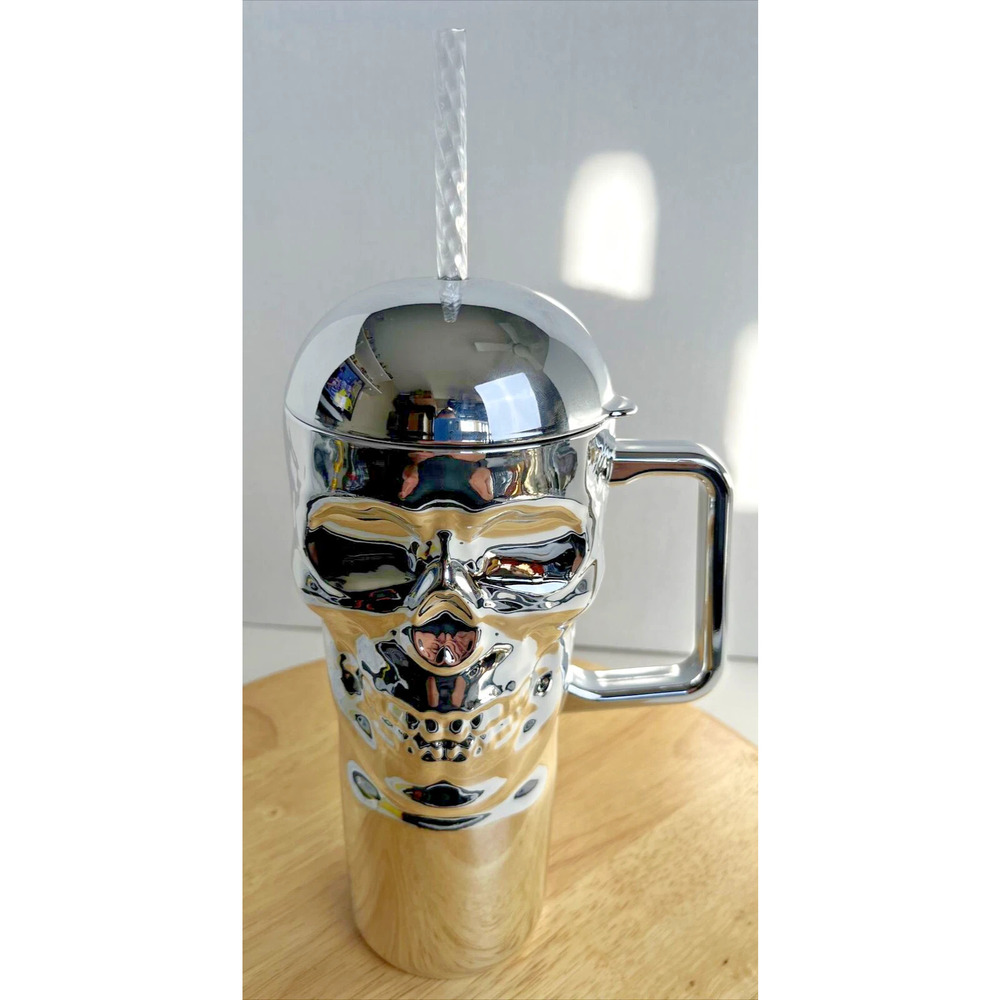 Skull Tumbler with Straw Lid and Handle Plastic Chrome 30oz NEW